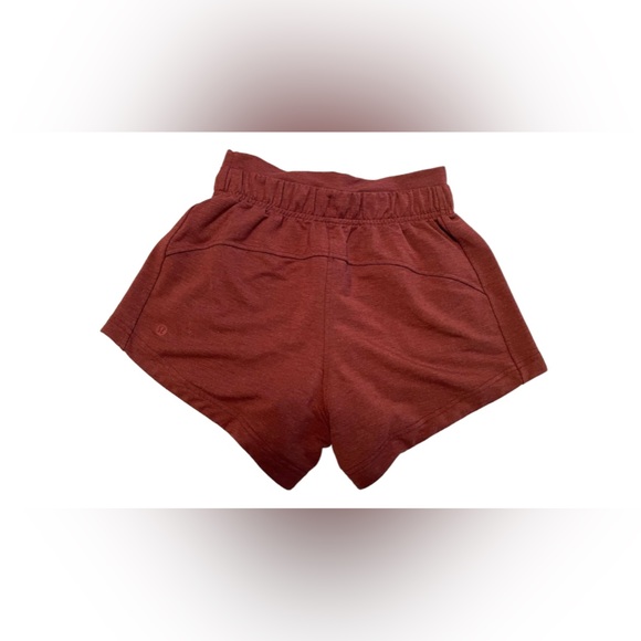 Lululemon 'inner glow' shorts - Picture 2 of 3